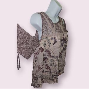 💖Knox Rose Paisly Peekaboo Shoulder Top (Size Sm)